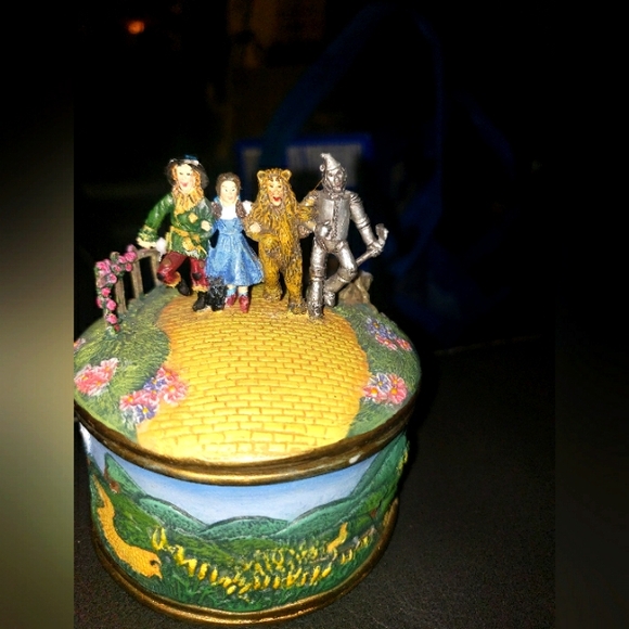 WIZARD OF OZ 1995 MUSIC BOX ARDLEIGH-ELLIOT TURNER ENTERTAINMENT - Picture 1 of 7